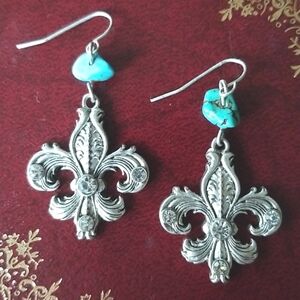 Vintage Fleur de Lis and blue stone silver-tone pierced earrings